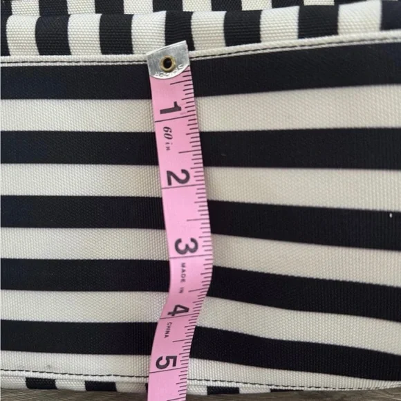 Alice + Olivia Duffle Bag - Picture 3 of 3